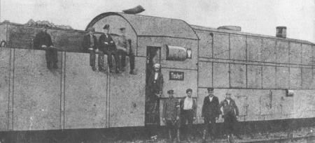 The G8 locomotive of 'Testart' train.