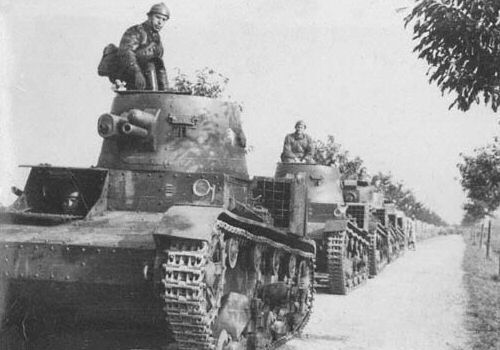 Polish Vickers E platoon in 1938