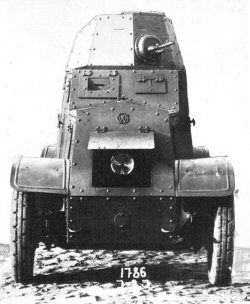 Wz.29 armoured car - front