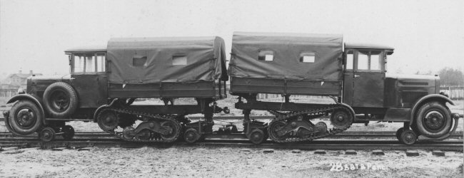 A pair of wz.34 halftracks on the rails [sources: 2,3].